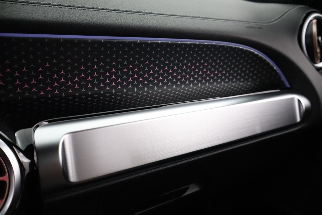 Mercedes-Benz EQB 2025