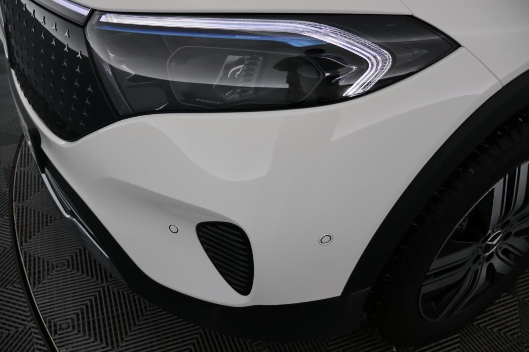 Mercedes-Benz EQB 2025