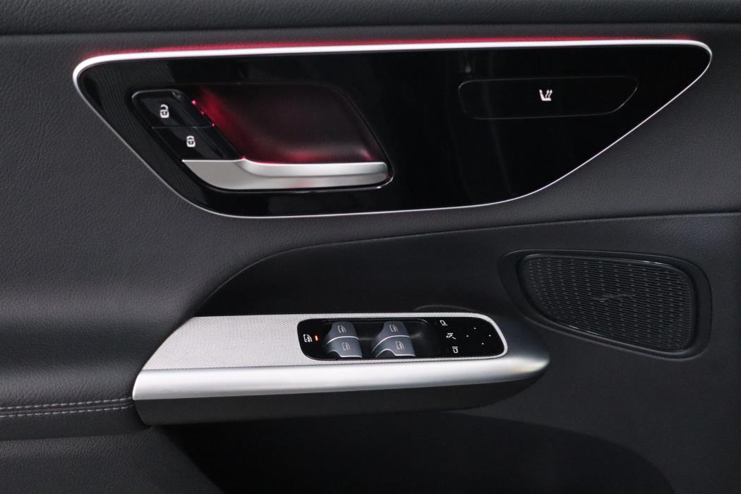 MERCEDES-BENZ GLC 2023