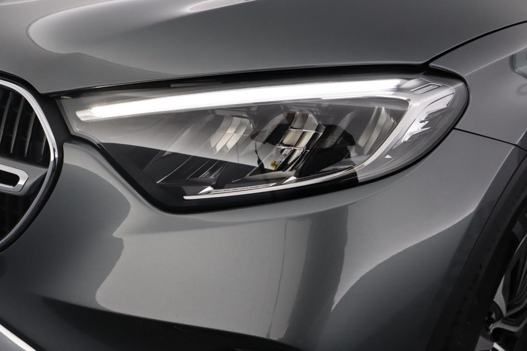 MERCEDES-BENZ GLC 2023