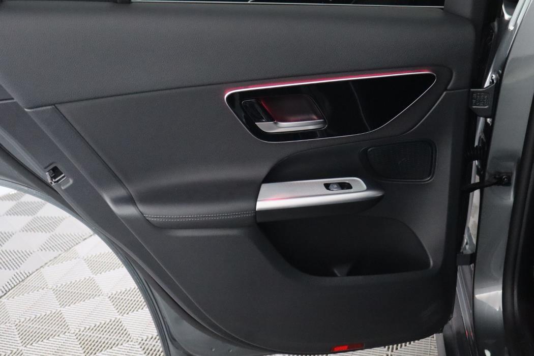 MERCEDES-BENZ GLC 2023