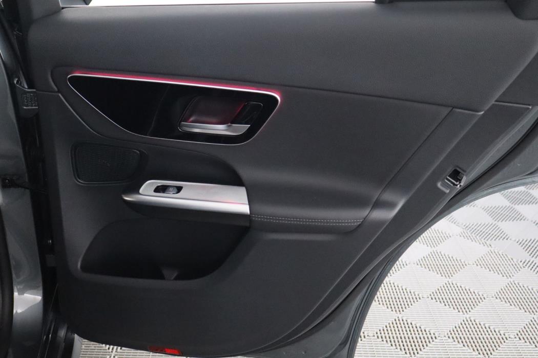 MERCEDES-BENZ GLC 2023