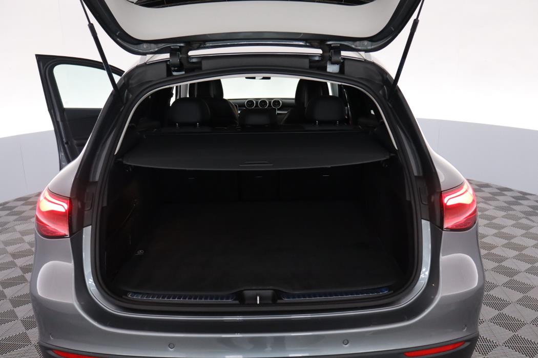 MERCEDES-BENZ GLC 2023
