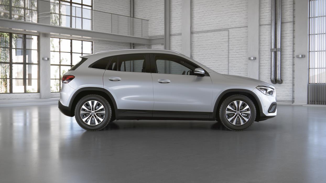 MERCEDES-BENZ GLA 2021