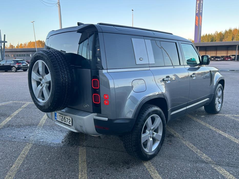 Land Rover Defender 2022
