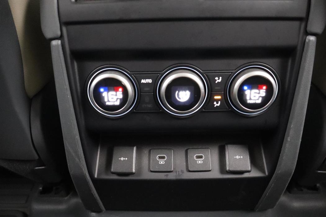 Land Rover Defender 2022