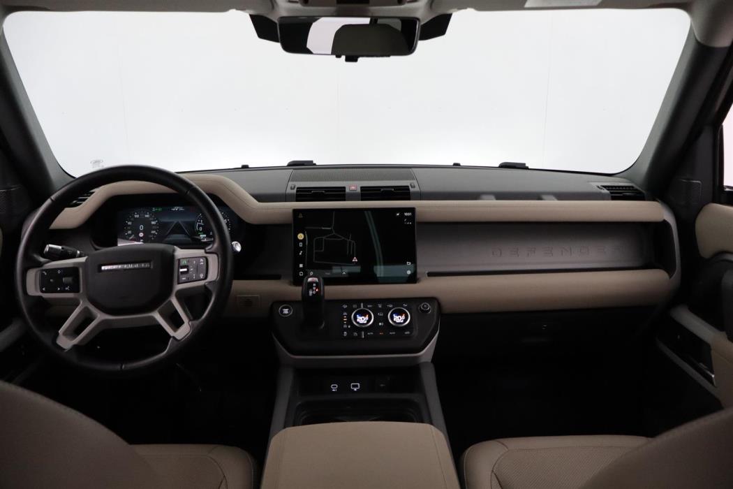 Land Rover Defender 2022