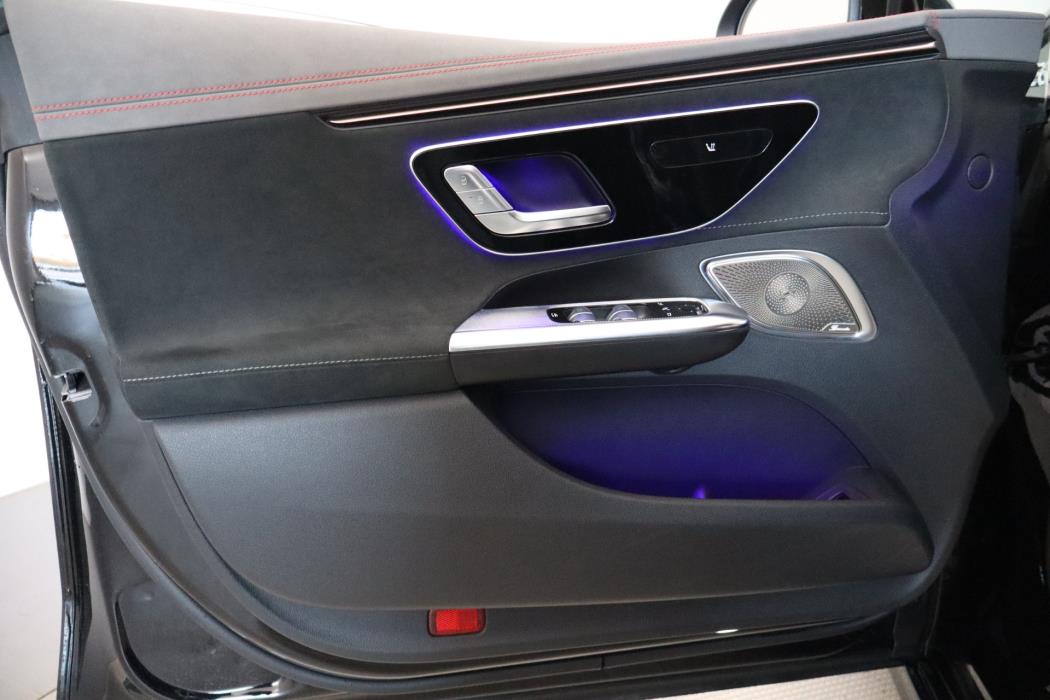 Mercedes-Benz EQE 2024