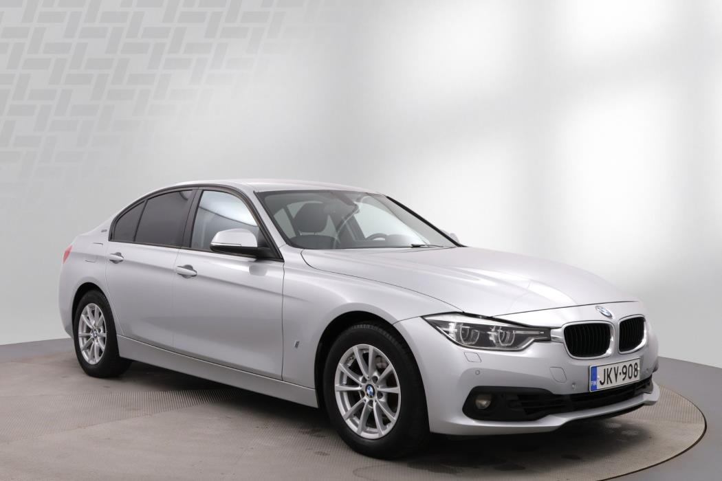 BMW 330 2018