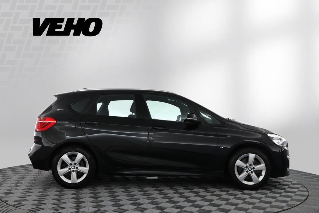 BMW 225 2017