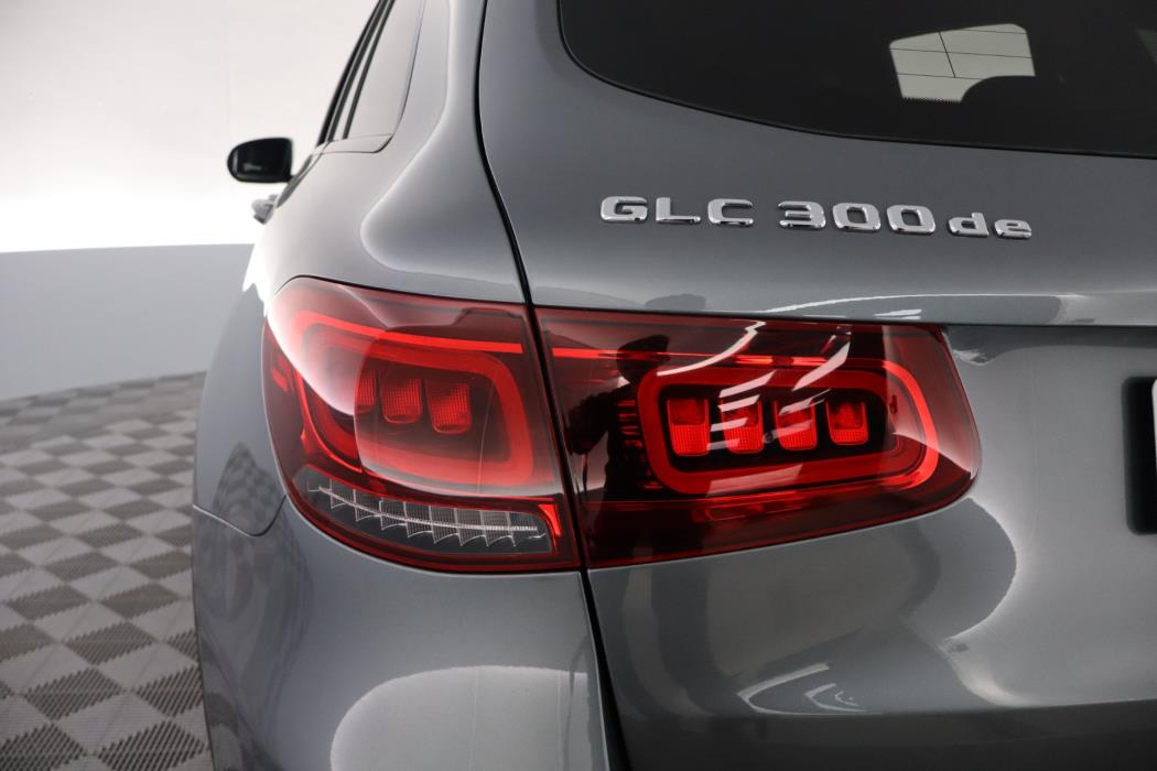 MERCEDES-BENZ GLC 2021