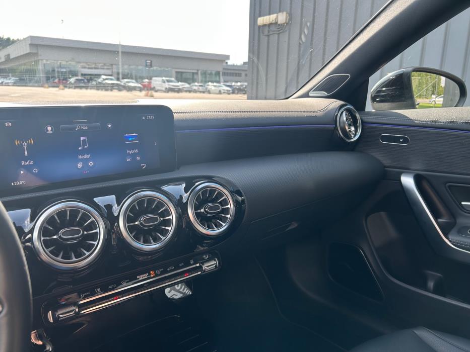 MERCEDES-BENZ CLA 2023