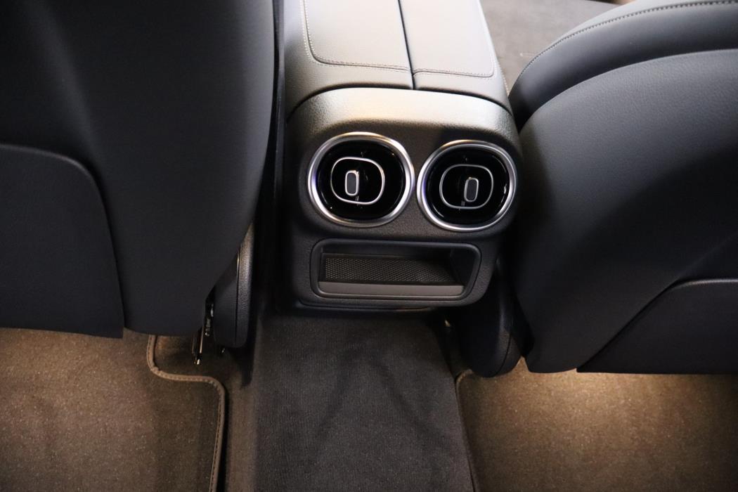 Mercedes-Benz GLC 2025