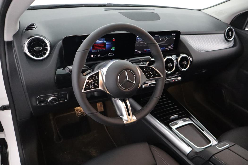 Mercedes-Benz GLA 2025