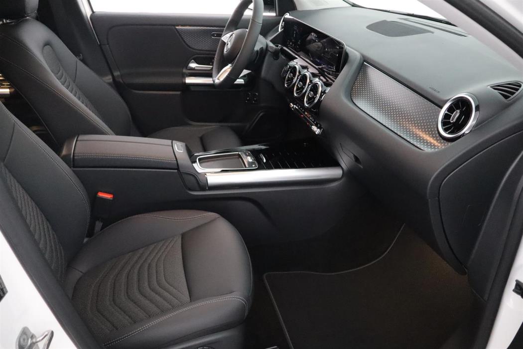 Mercedes-Benz GLA 2025