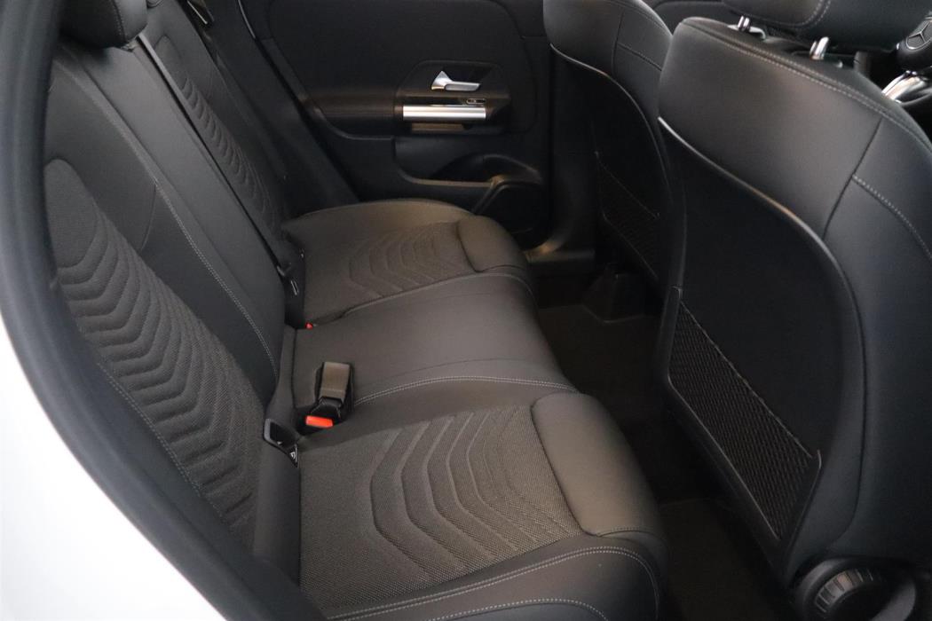 Mercedes-Benz GLA 2025