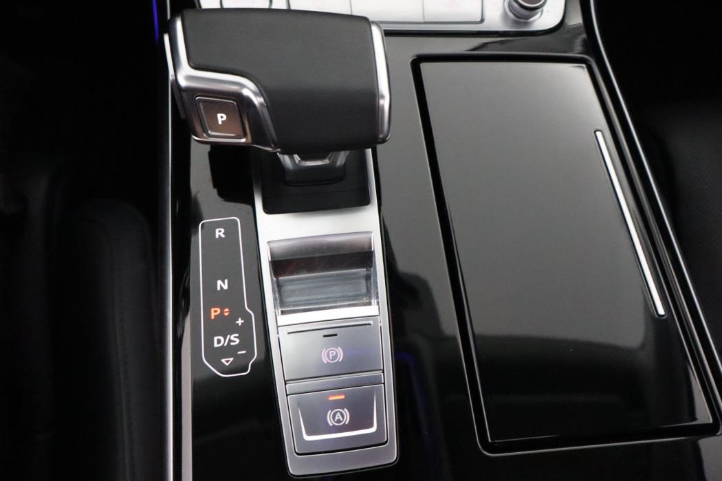 AUDI A8 2020