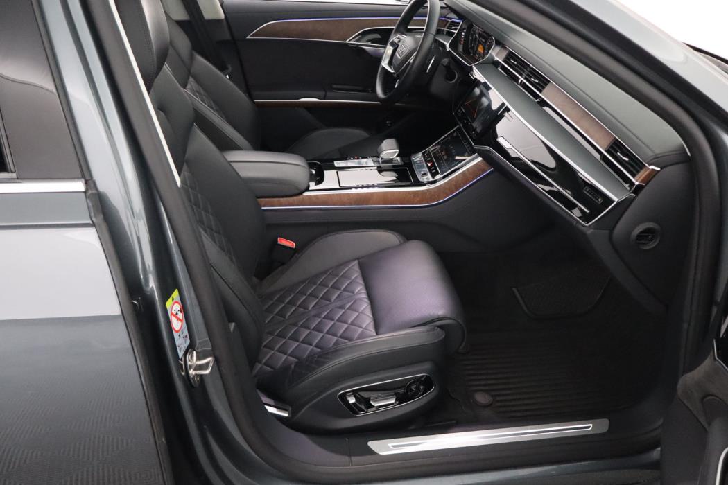AUDI A8 2020