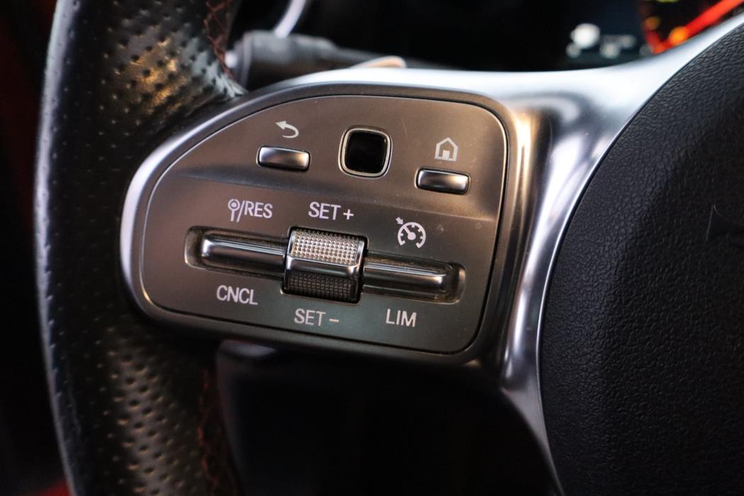 MERCEDES-BENZ A 2018