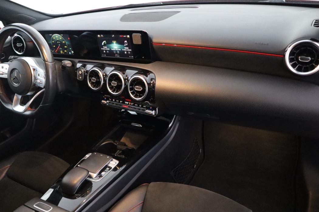 MERCEDES-BENZ A 2018