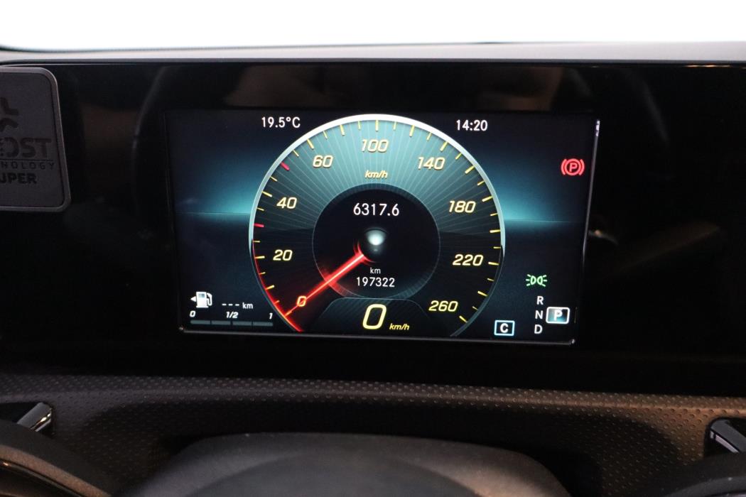 MERCEDES-BENZ A 2018