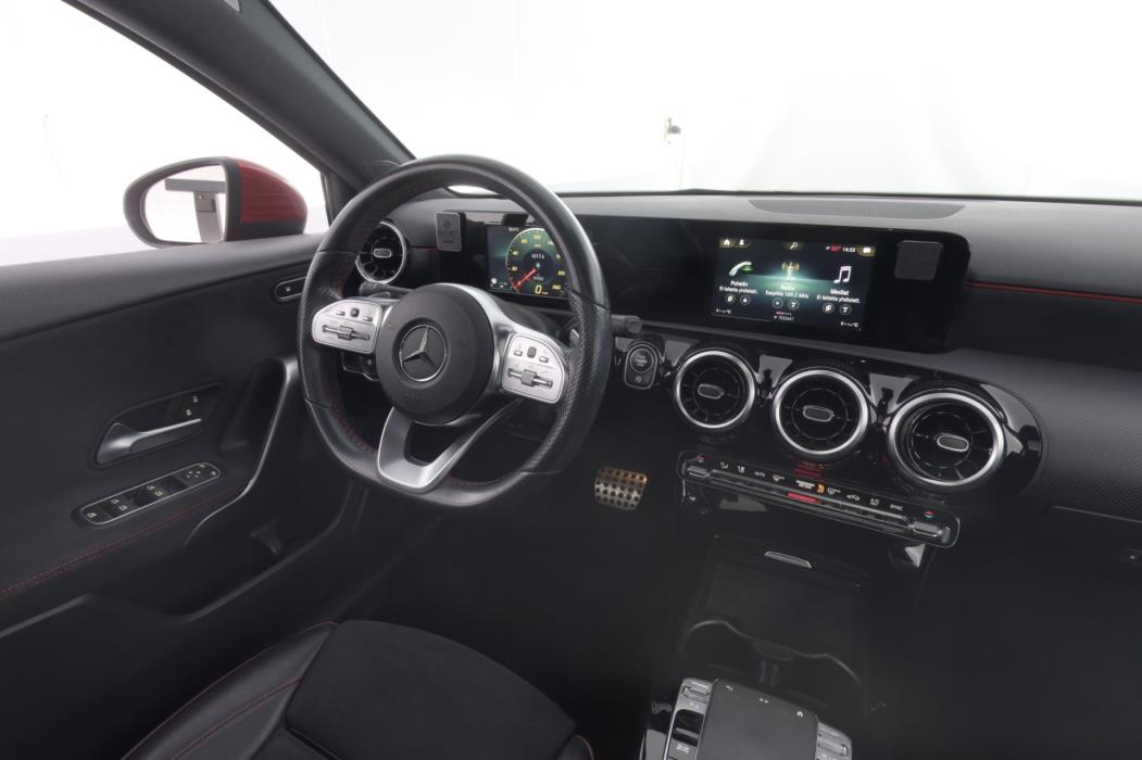 MERCEDES-BENZ A 2018