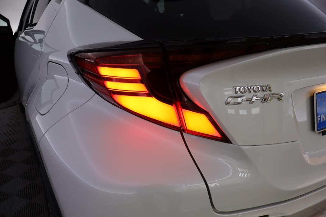 TOYOTA C-HR 2021