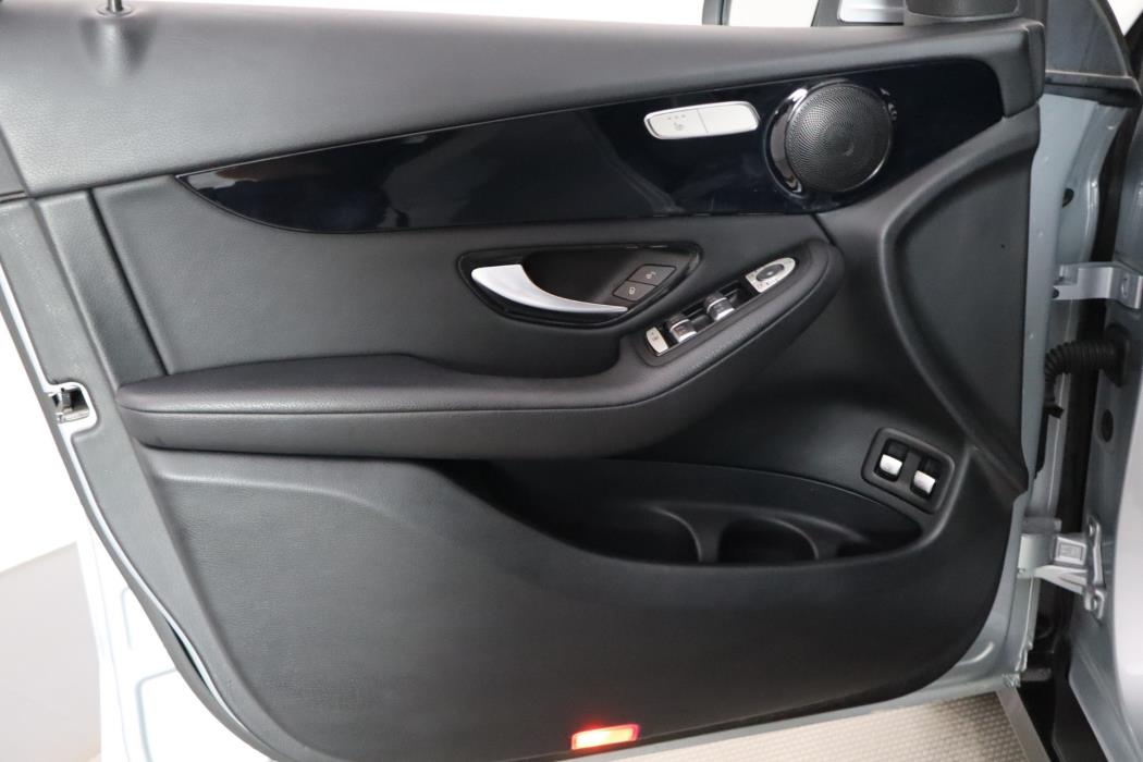 MERCEDES-BENZ GLC 2020