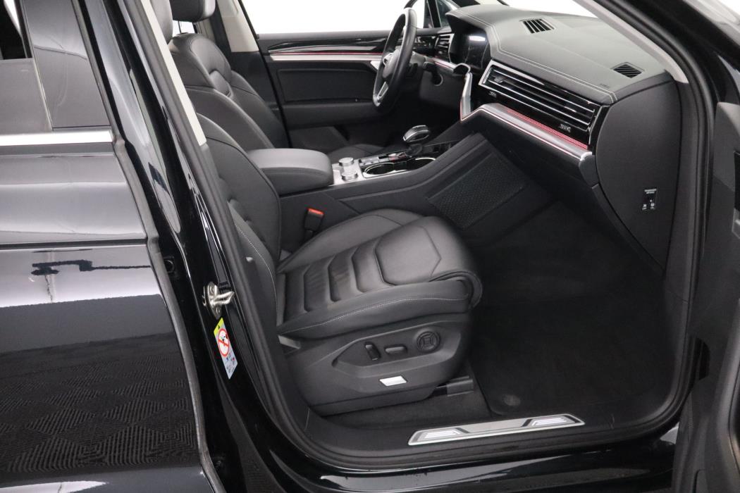 VOLKSWAGEN TOUAREG 2021