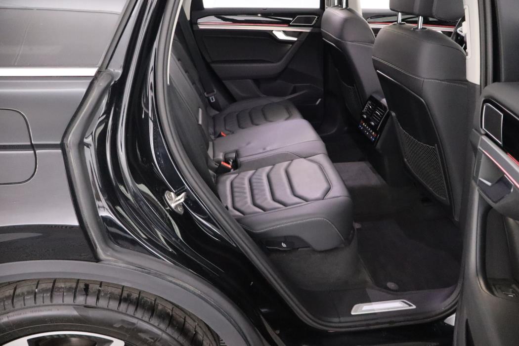 VOLKSWAGEN TOUAREG 2021