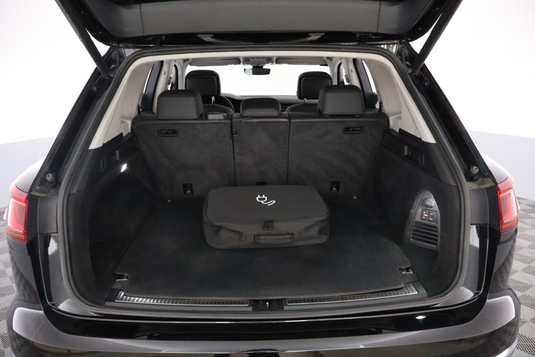 VOLKSWAGEN TOUAREG 2021