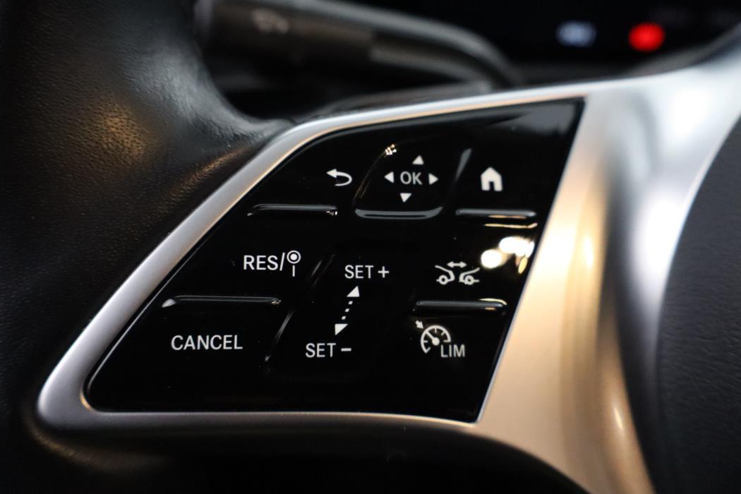 MERCEDES-BENZ A 2023