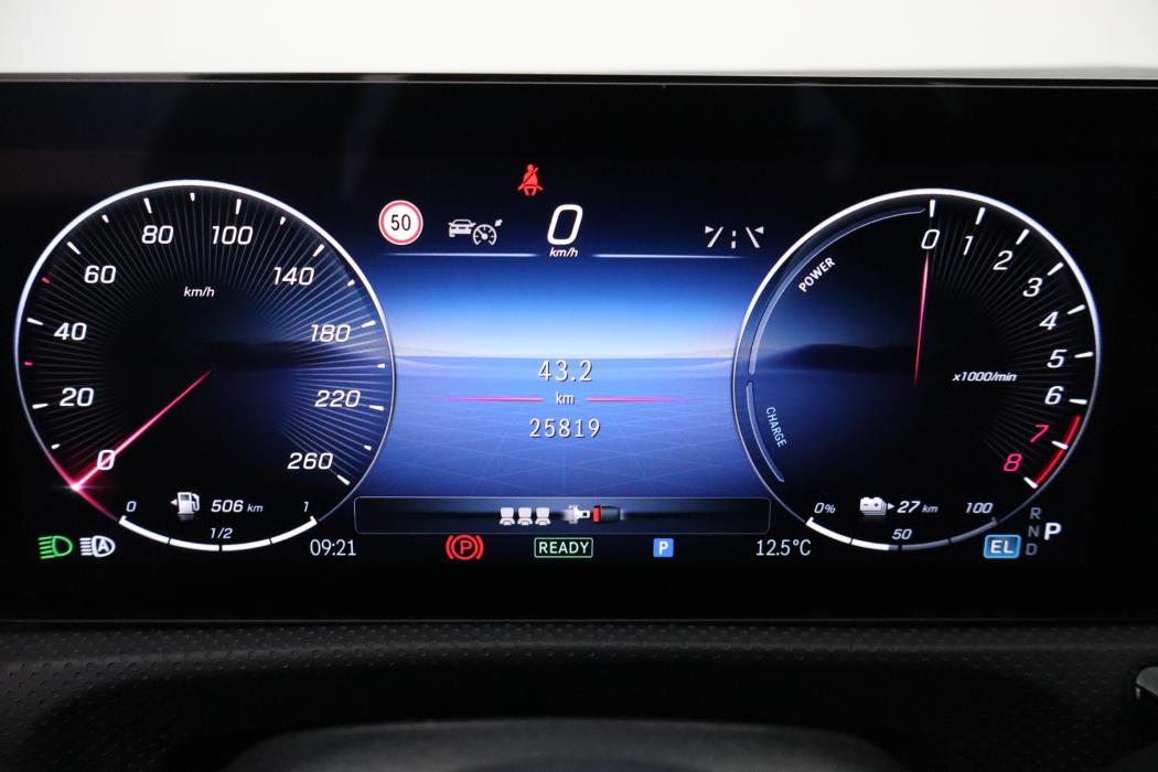 MERCEDES-BENZ A 2023