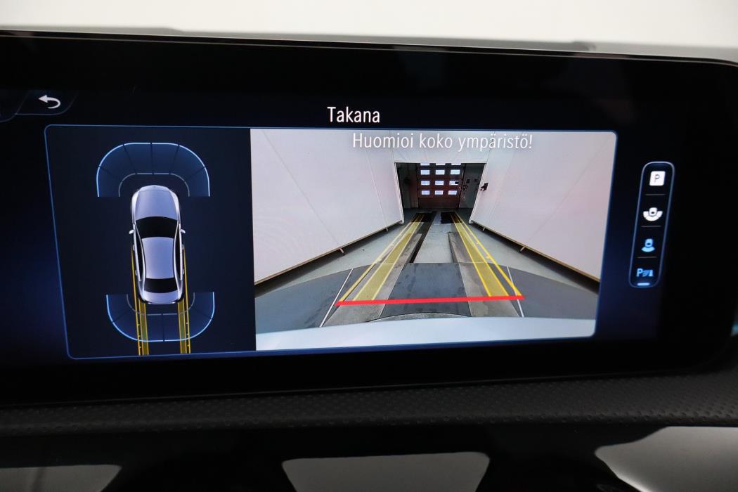 MERCEDES-BENZ A 2023