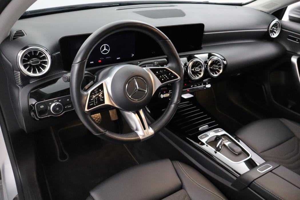 MERCEDES-BENZ A 2023
