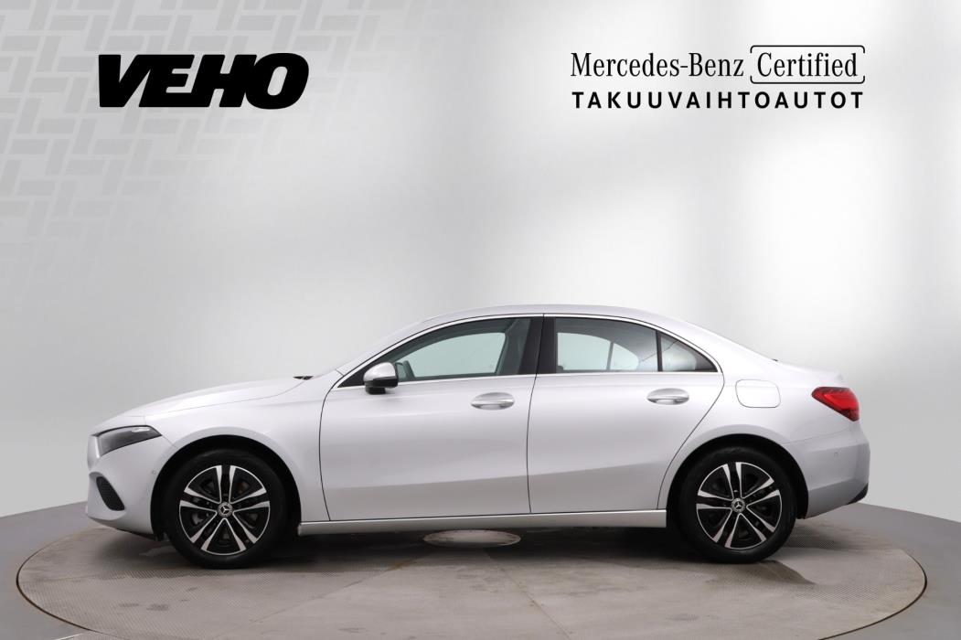 MERCEDES-BENZ A 2023