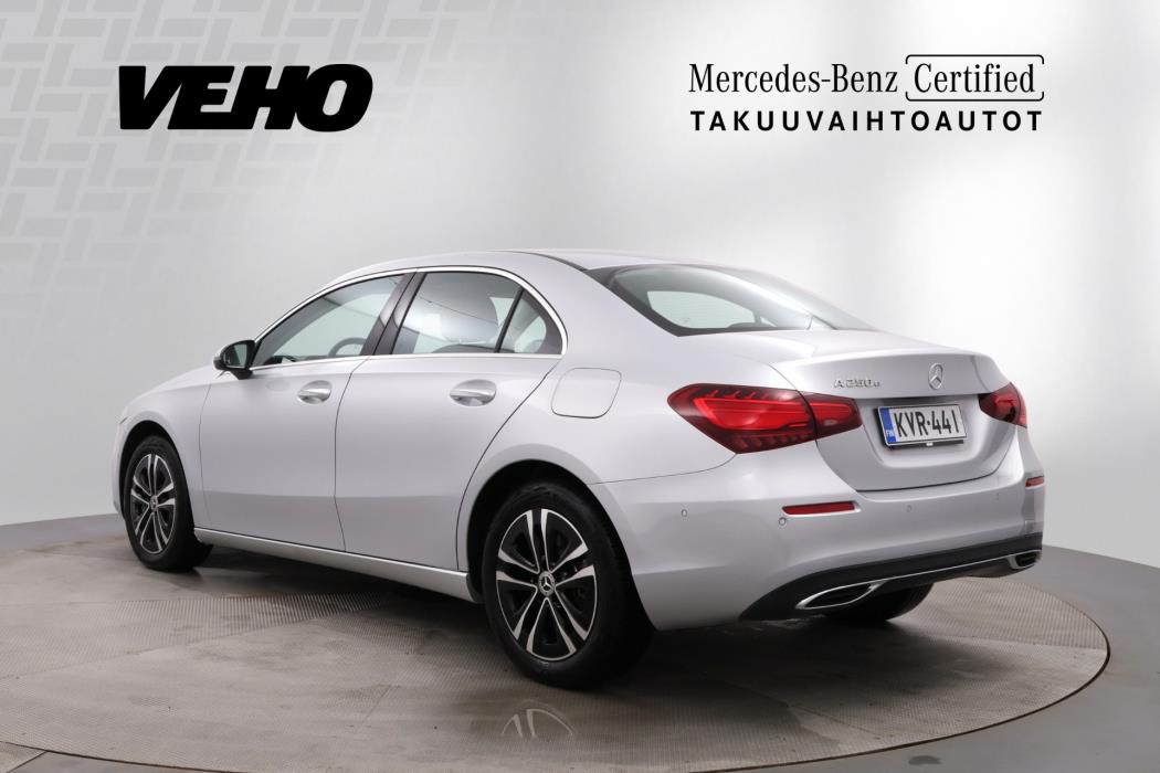 MERCEDES-BENZ A 2023