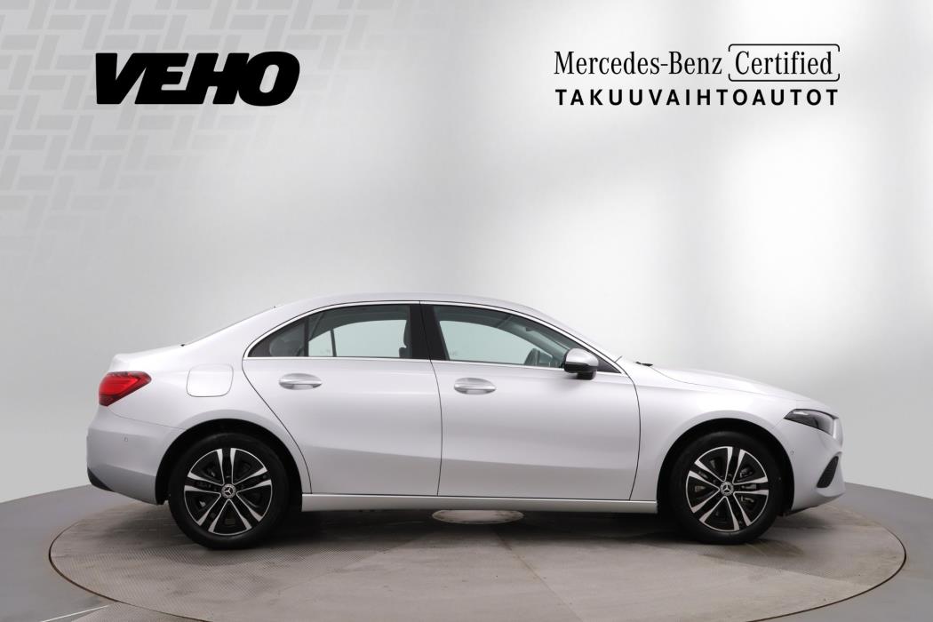 MERCEDES-BENZ A 2023