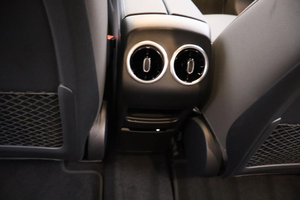 Mercedes-Benz EQA 2025