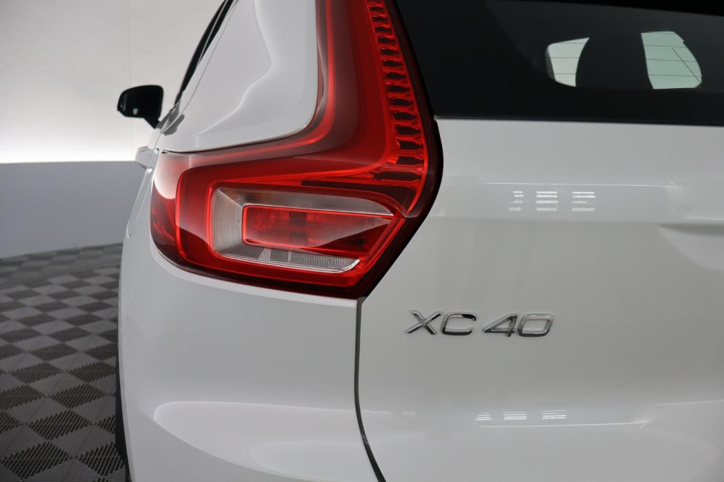 VOLVO XC40 2022