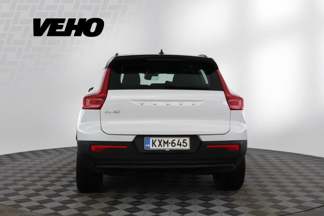 VOLVO XC40 2022