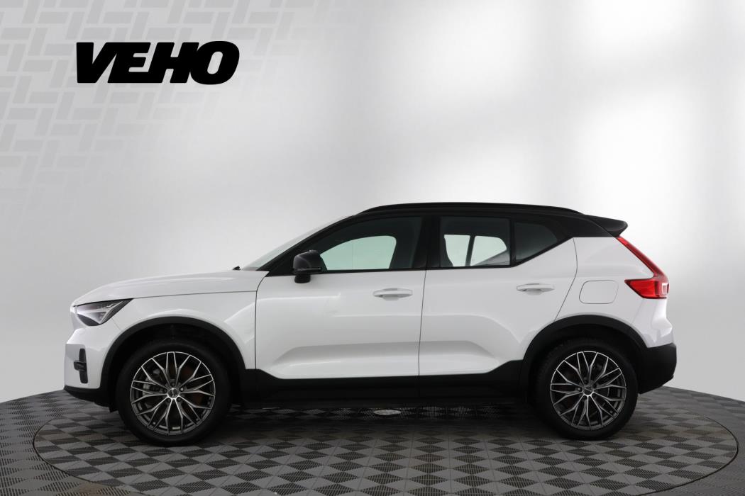 VOLVO XC40 2022