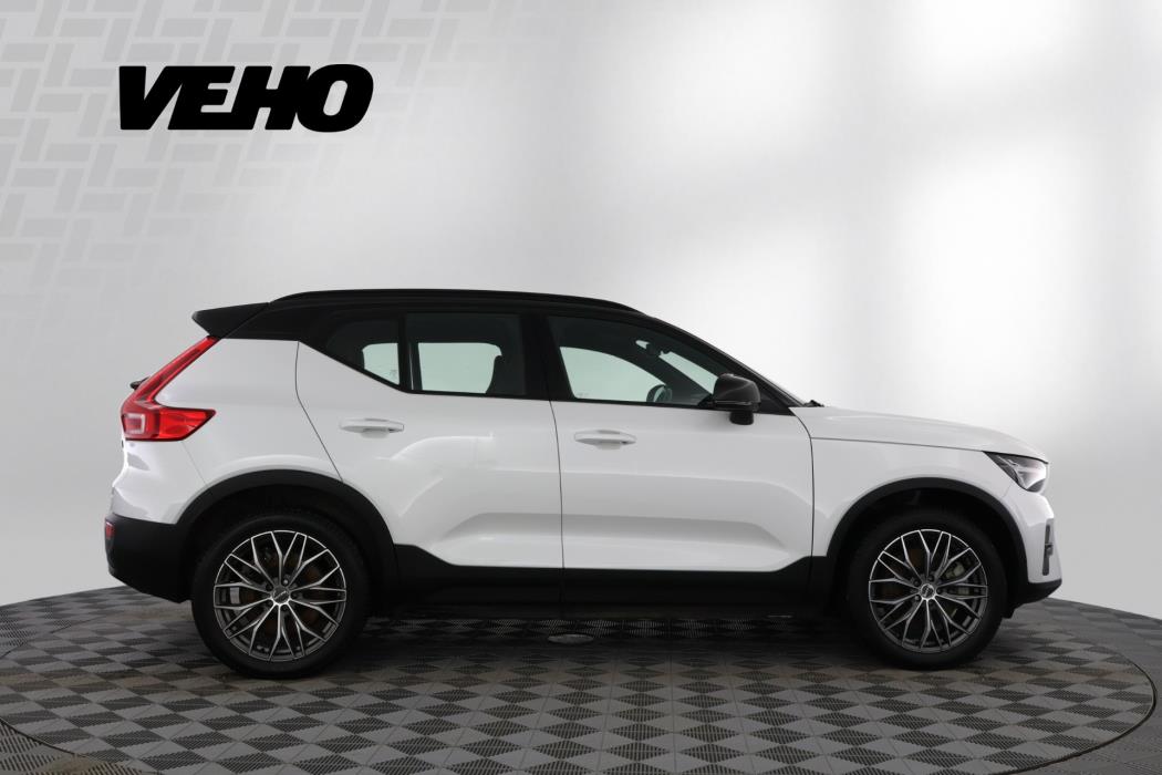 VOLVO XC40 2022
