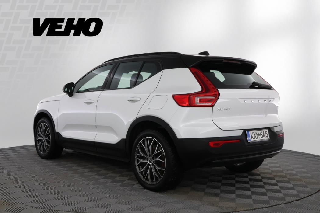 VOLVO XC40 2022