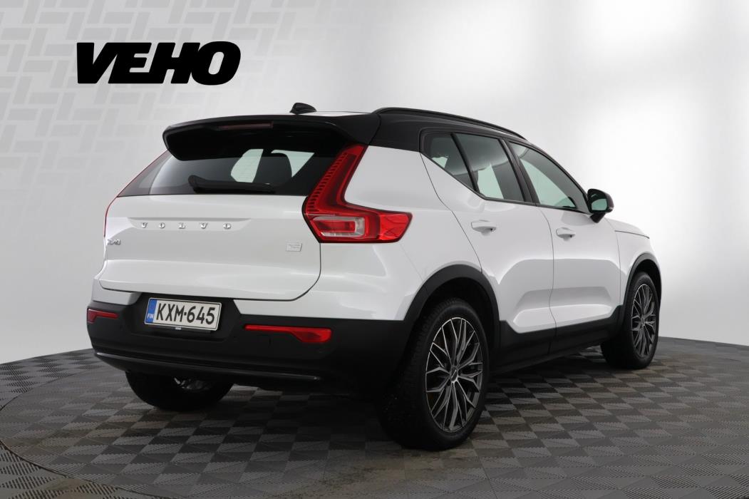 VOLVO XC40 2022