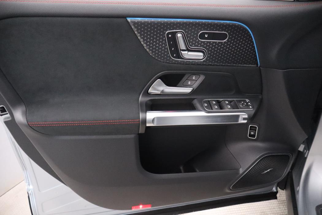 Mercedes-Benz EQB 2025