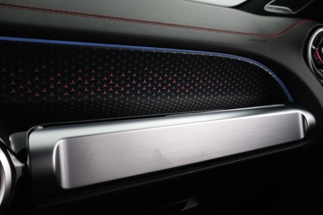 Mercedes-Benz EQB 2025