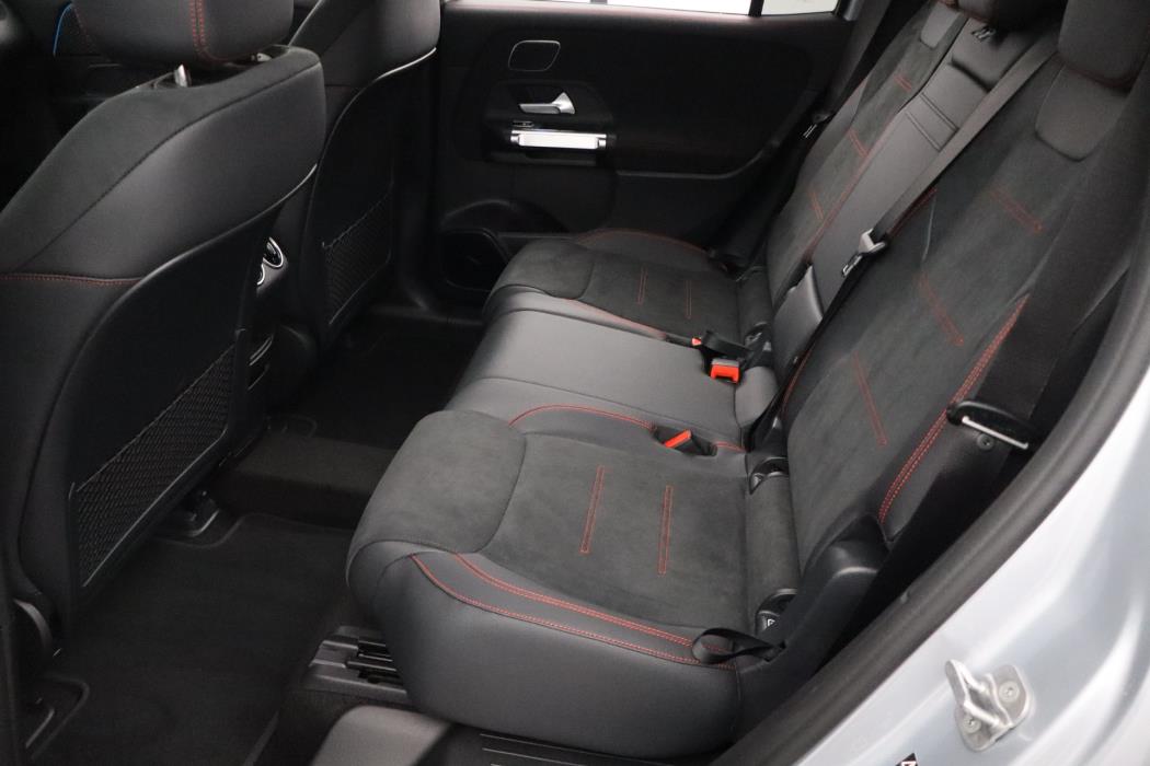 Mercedes-Benz EQB 2025