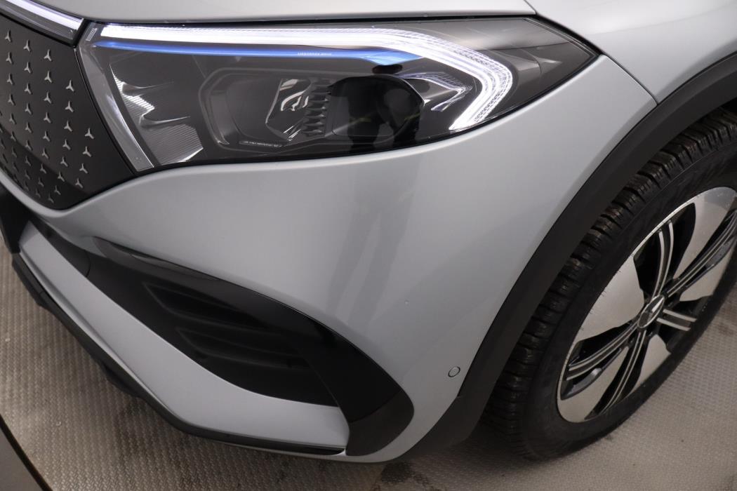 Mercedes-Benz EQB 2025