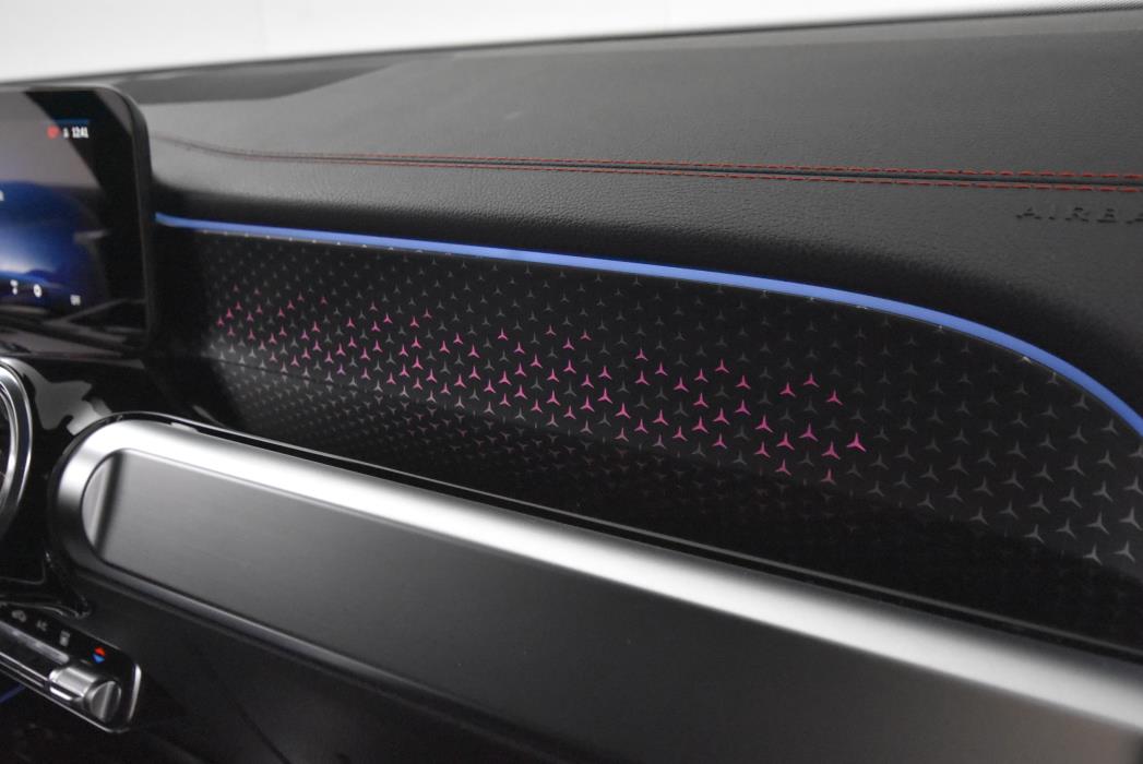Mercedes-Benz EQB 2025